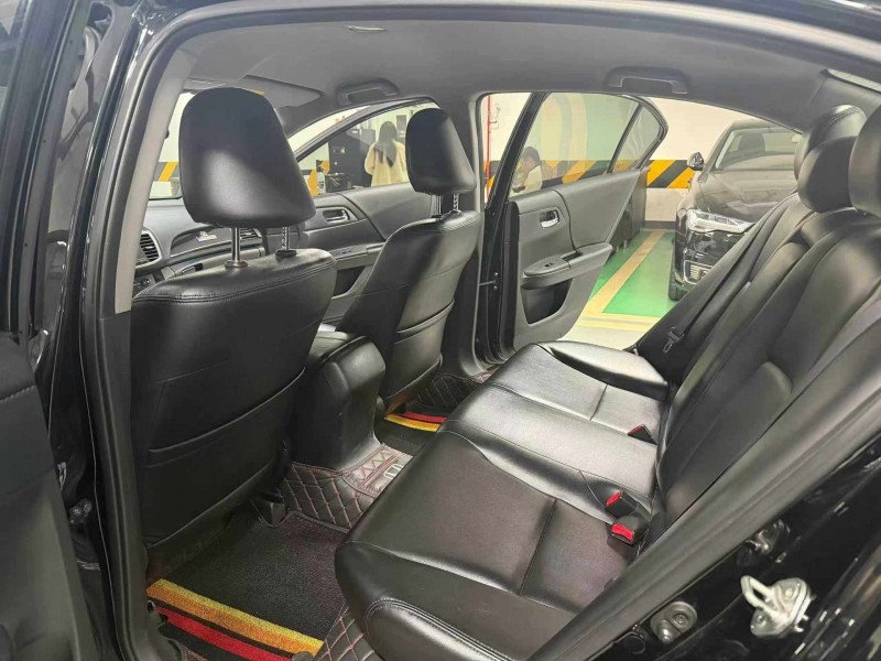 成都17年本田雅阁7