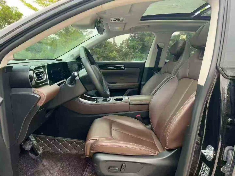 广州23年零跑汽车C115