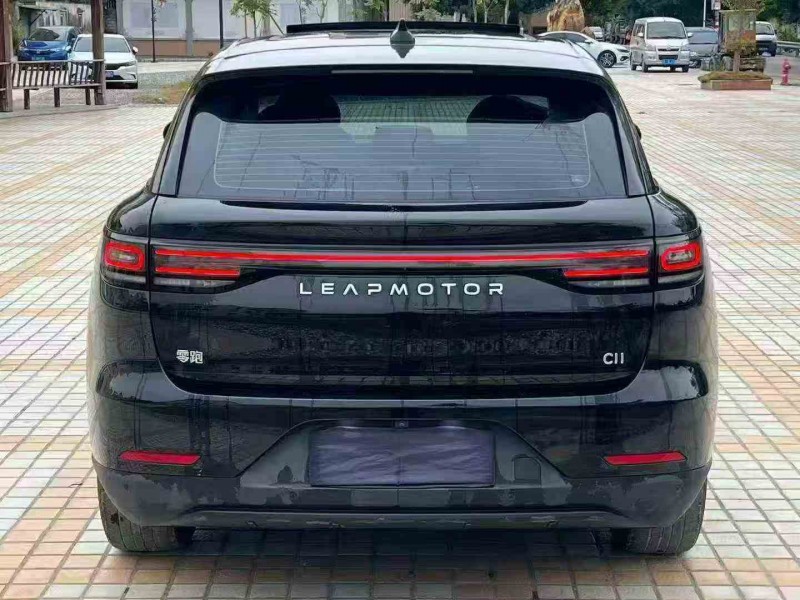 广州23年零跑汽车C118