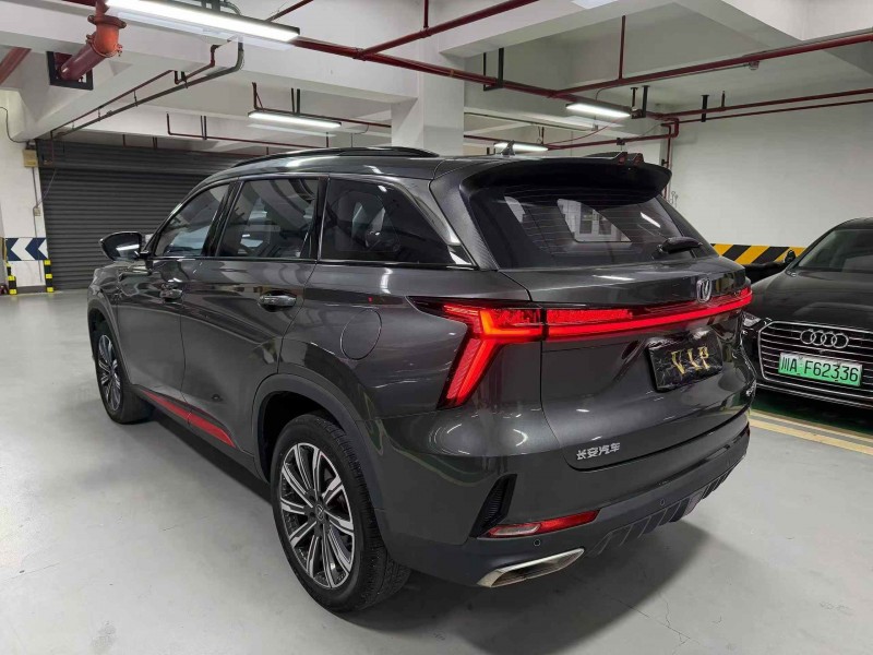 成都23年长安汽车CS757