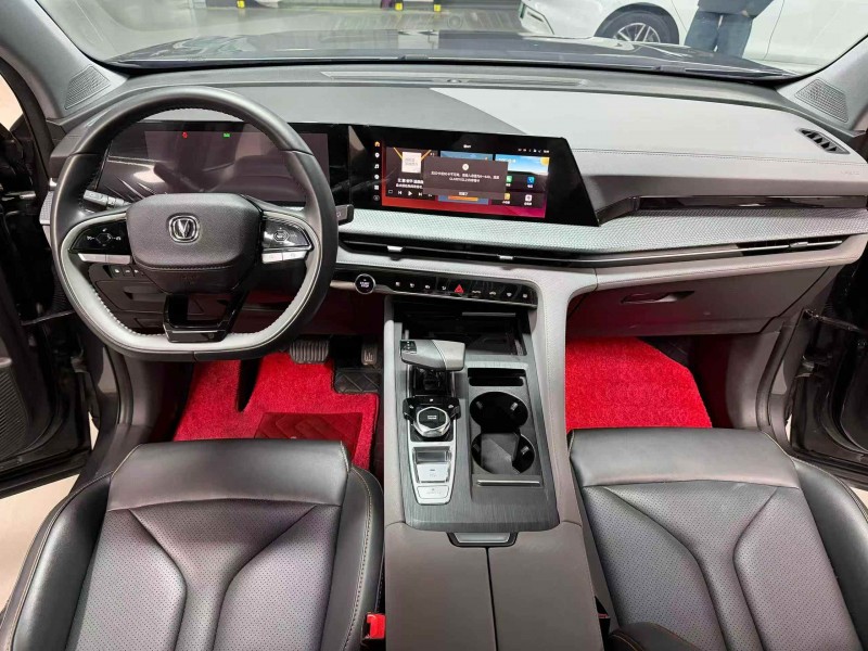 成都23年长安汽车CS758