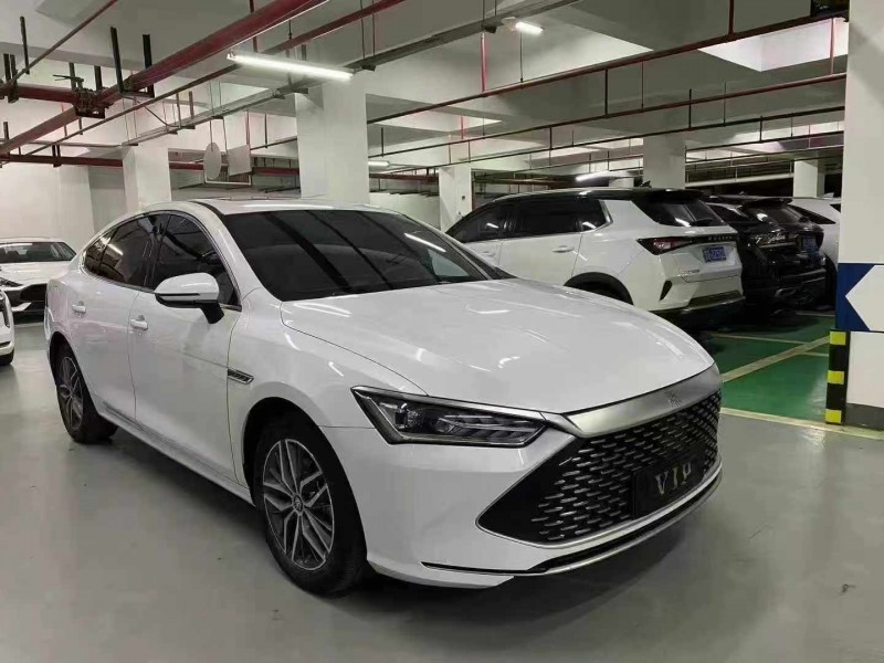 成都23年比亚迪秦3