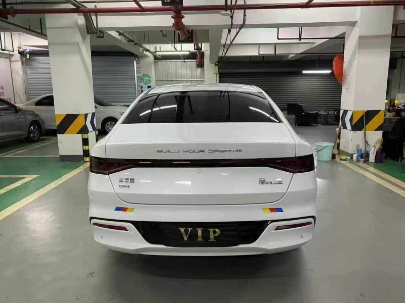 成都23年比亚迪秦8