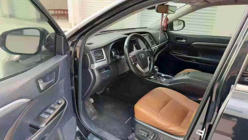 南平19年丰田汉兰达5