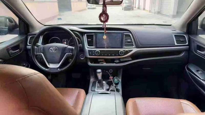 南平19年丰田汉兰达6