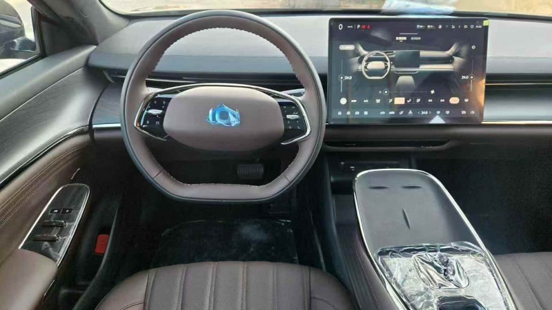 张家口25年长安汽车启源6