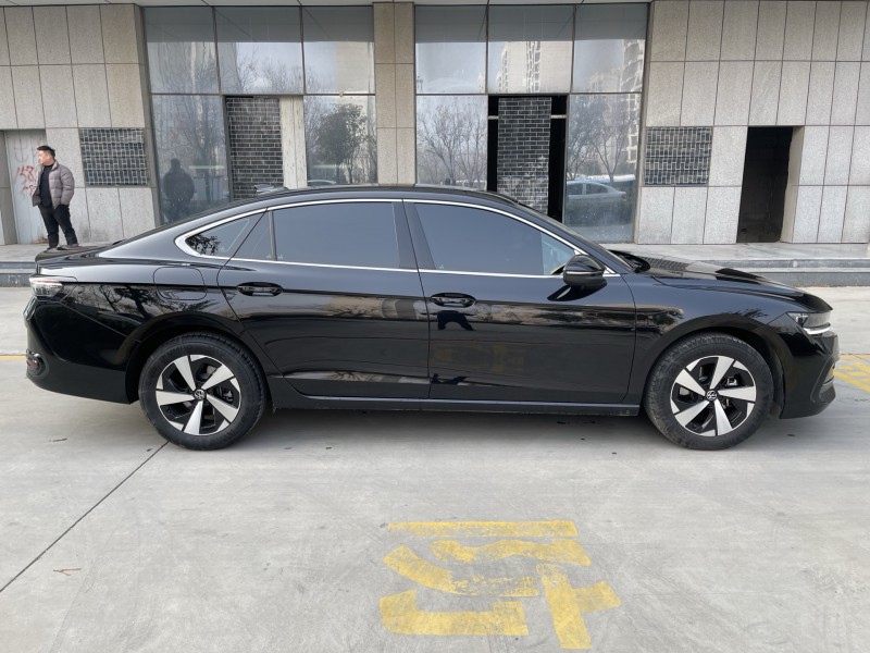 菏泽25年大众迈腾8