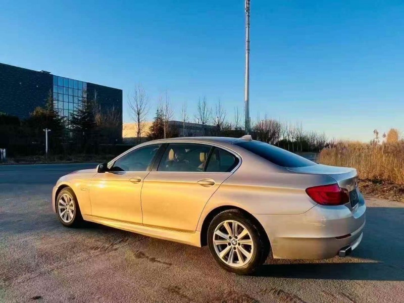 济宁13年宝马5系8