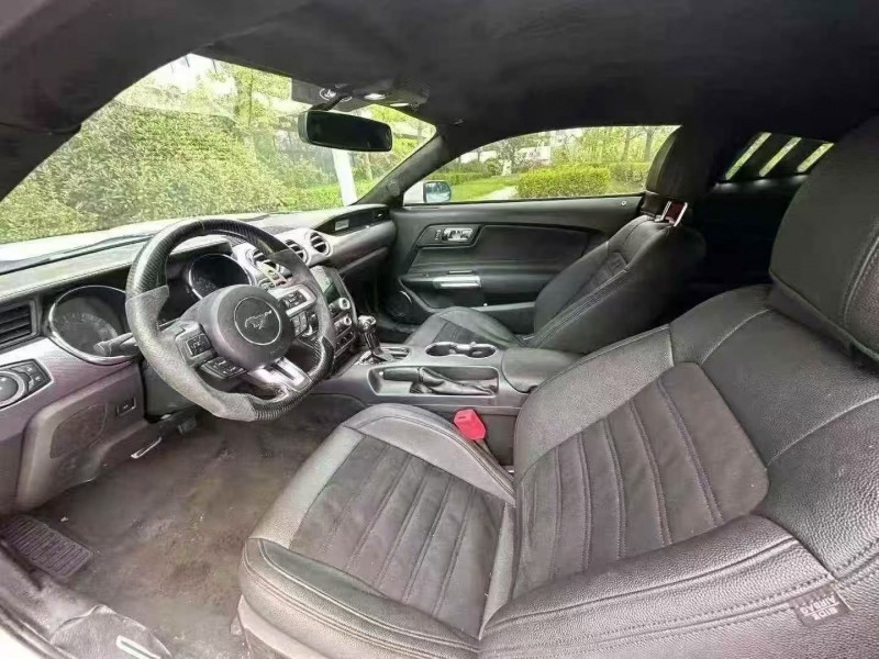 济宁16年福特野马4