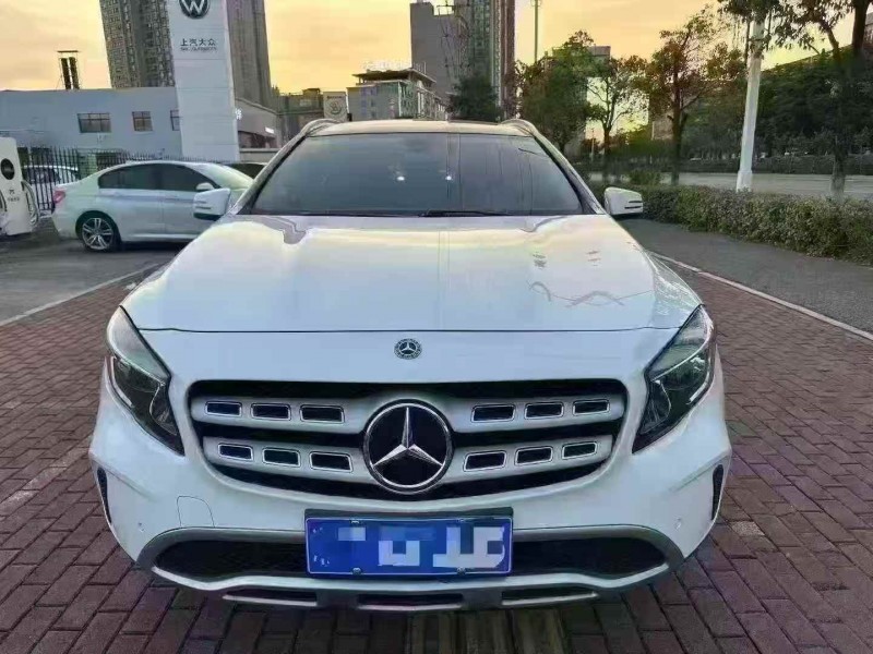 青岛19年奔驰GLA1