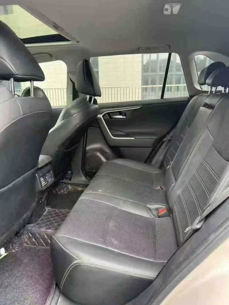 佛山21年丰田威兰达4