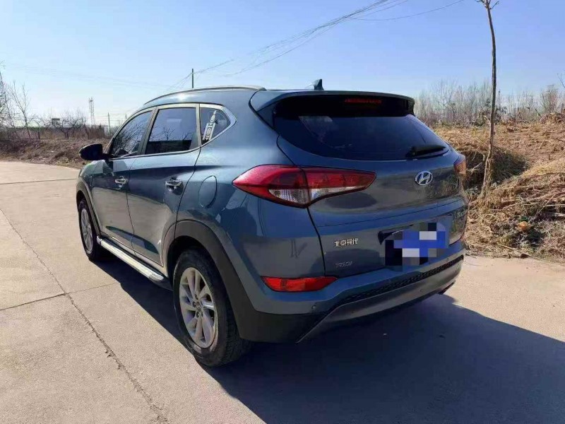 邢台17年现代途胜7