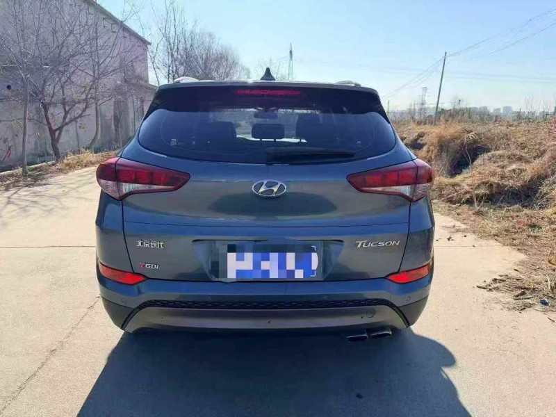 邢台17年现代途胜9