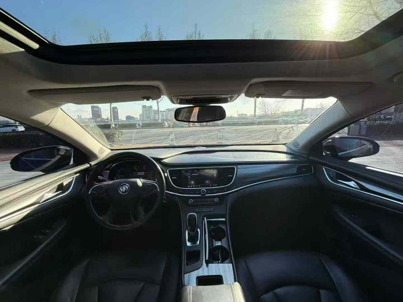 青岛20年别克君越4