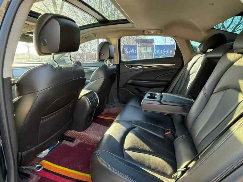 青岛20年别克君越5