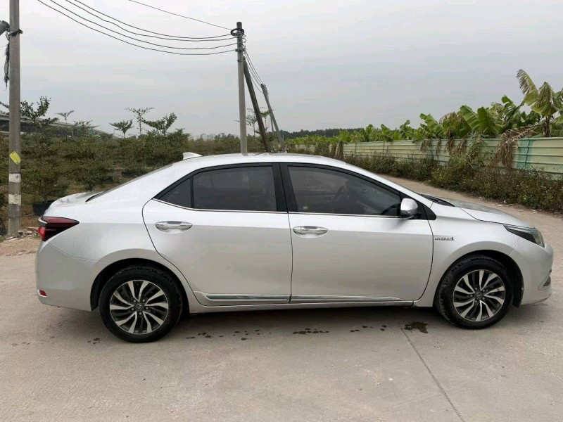 中山16年丰田雷凌3