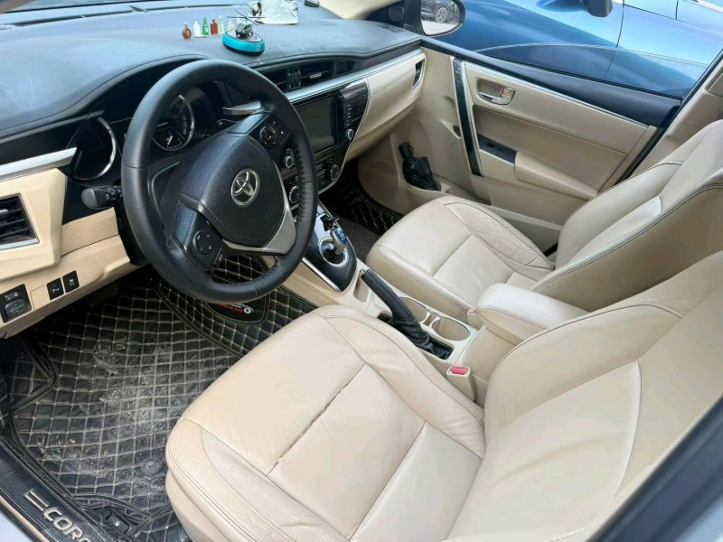 中山16年丰田雷凌8