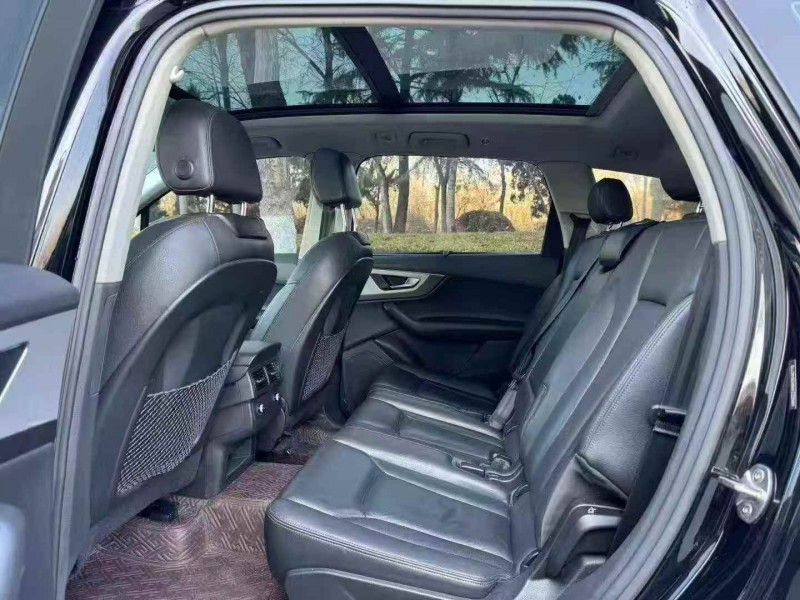 青岛20年奥迪Q78