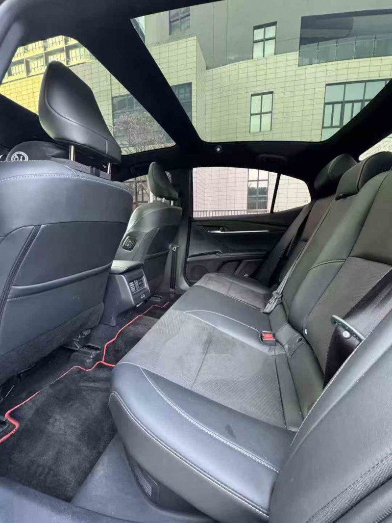 佛山25年丰田凯美瑞6