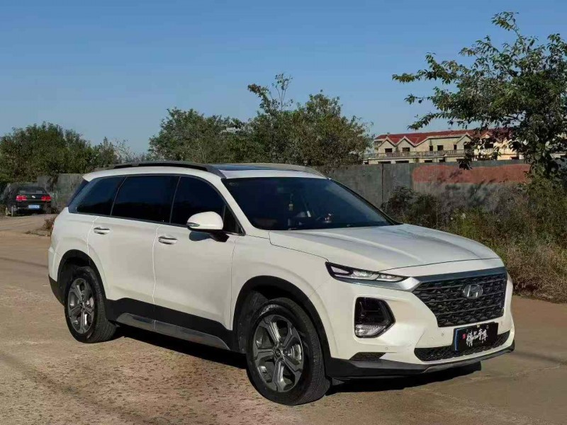 青岛21年现代全新胜达3