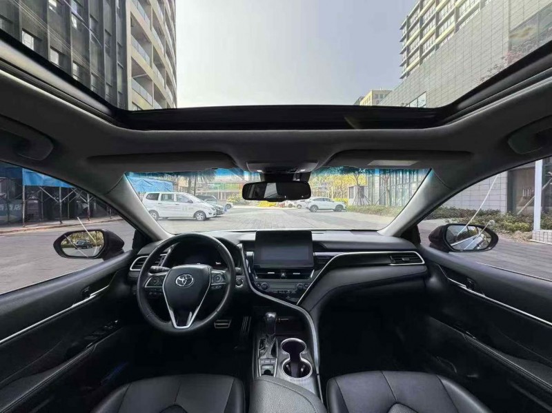 佛山22年丰田凯美瑞5