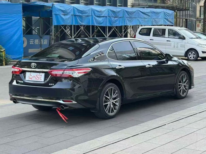 佛山22年丰田凯美瑞8