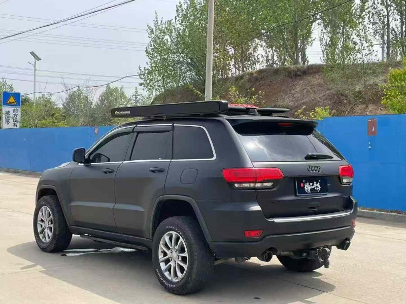 青岛13年Jeep大切诺基7