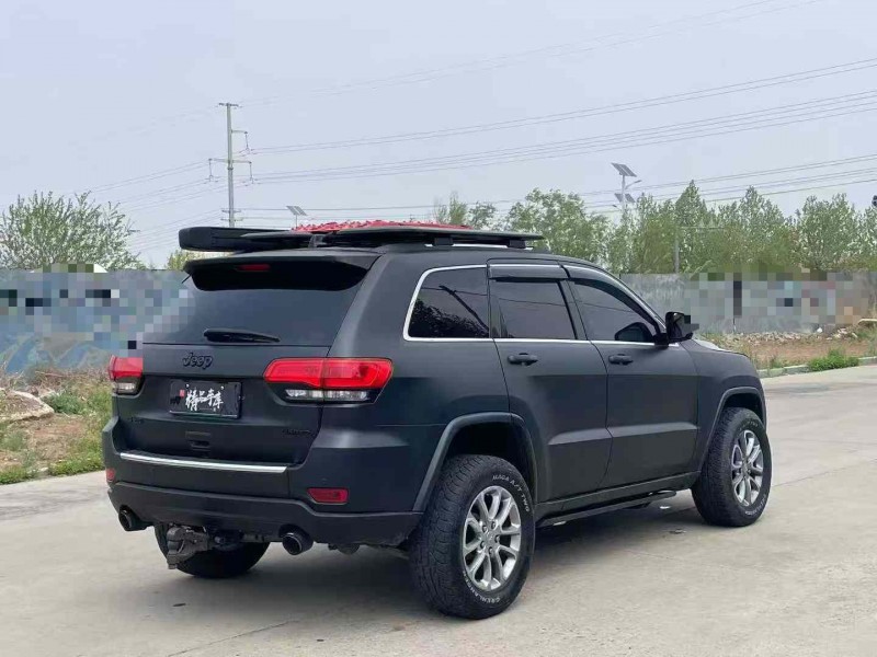 青岛13年Jeep大切诺基8