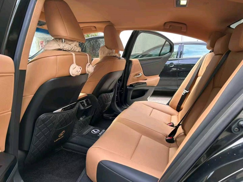 东莞23年雷克萨斯ES9