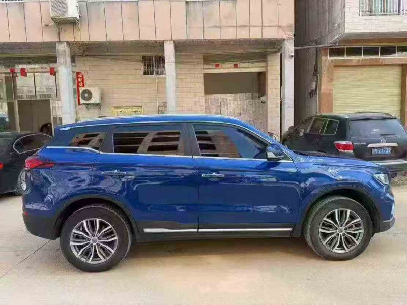 梧州21年吉利博越3