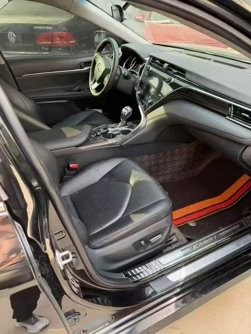 郑州21年丰田凯美瑞7