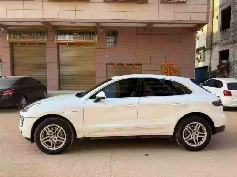 贵港14年保时捷Macan2