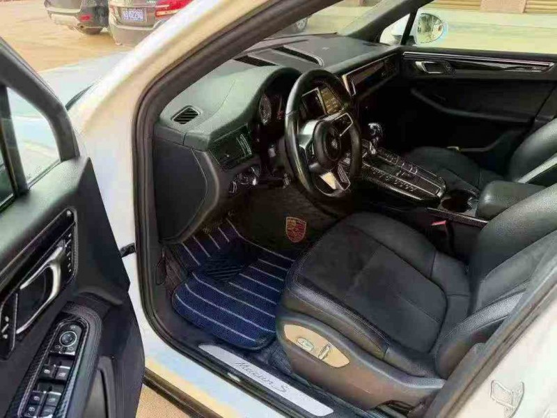 贵港14年保时捷Macan4