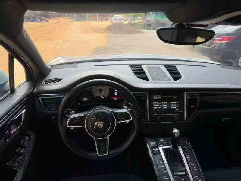 贵港14年保时捷Macan7