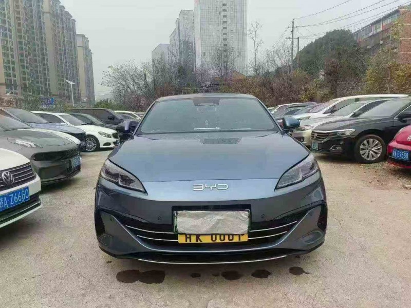 张家界25年比亚迪海豹1