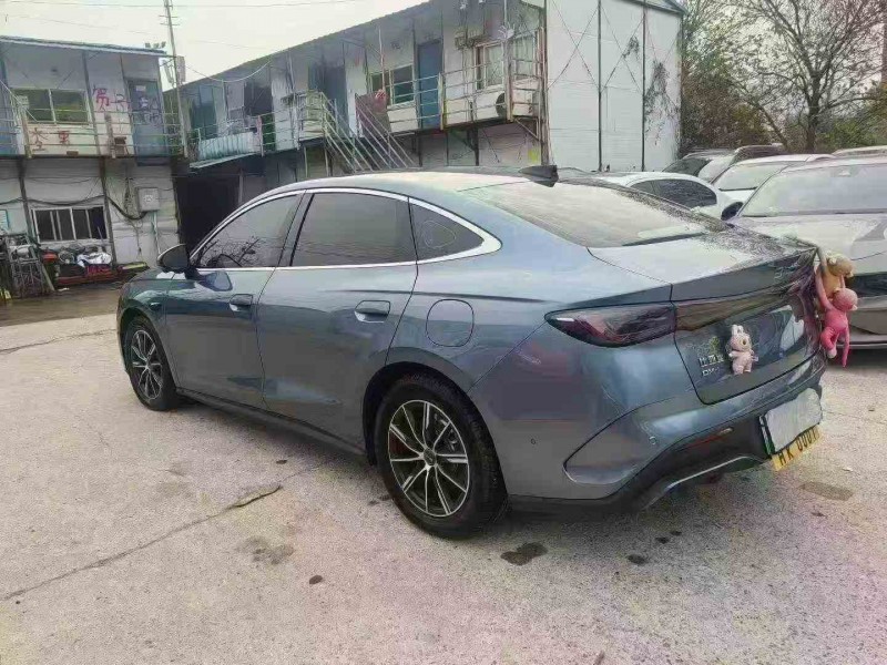 张家界25年比亚迪海豹7