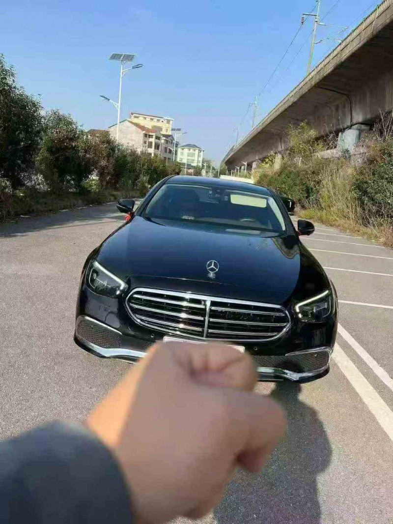 张家界23年奔驰E1