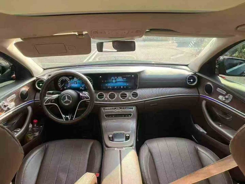 张家界23年奔驰E6