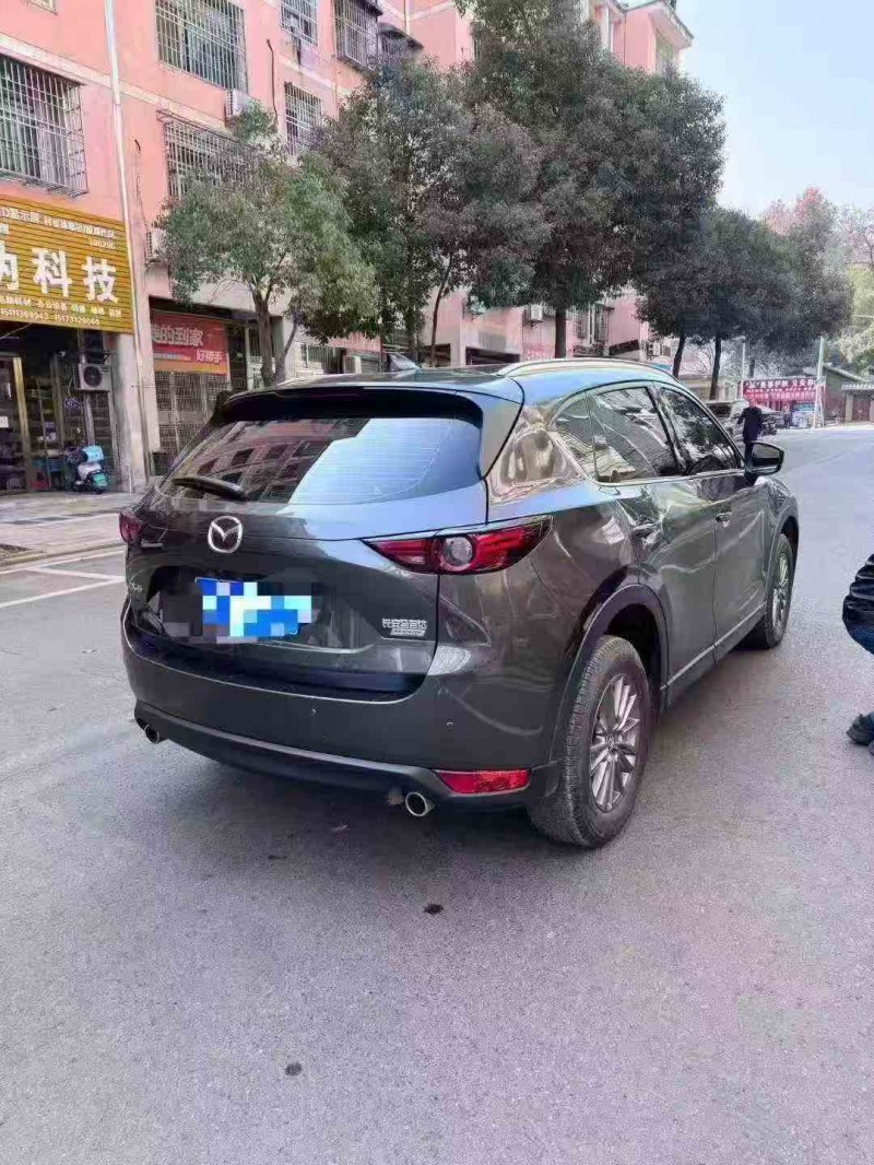 邵阳20年马自达CX-47