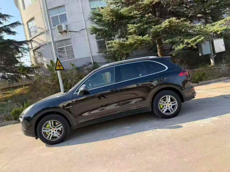 烟台16年保时捷卡宴8