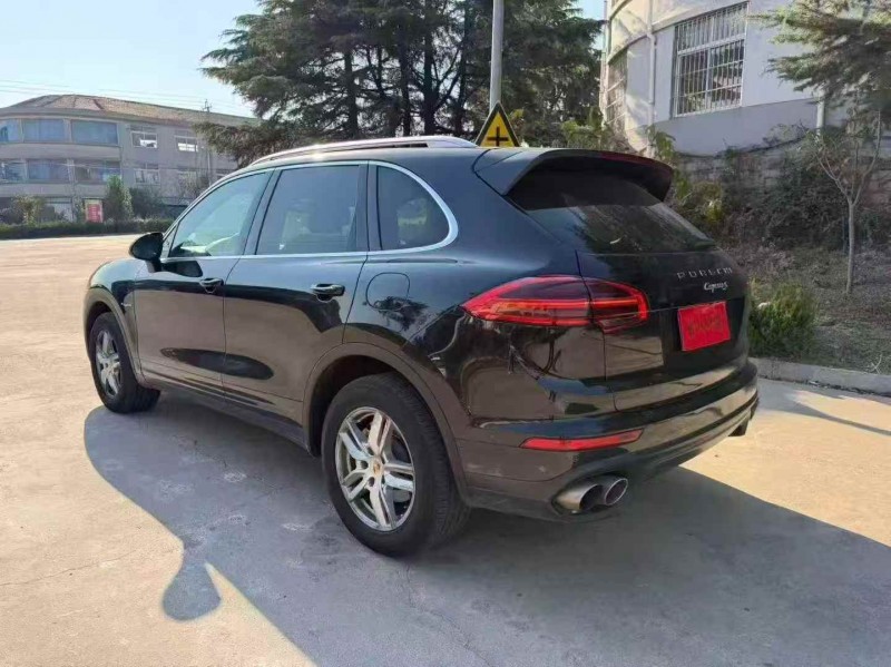 烟台16年保时捷卡宴9