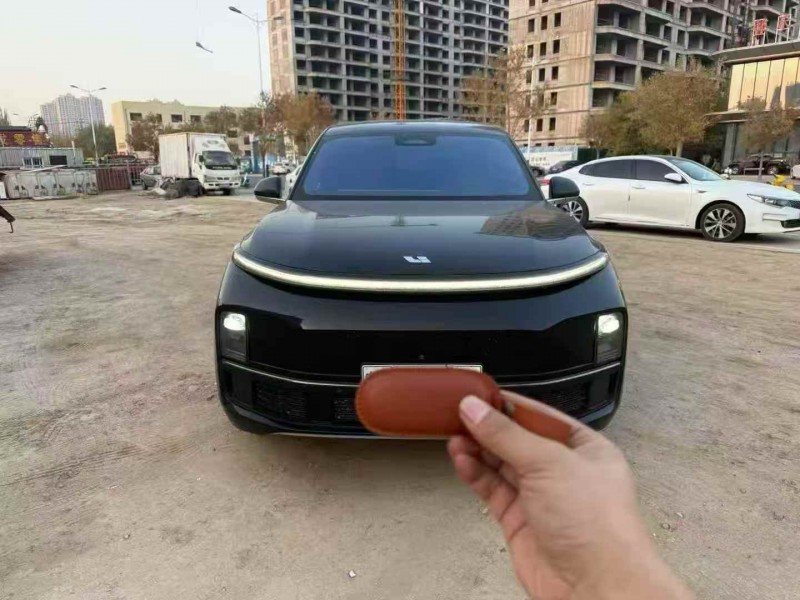 乌海23年理想L81