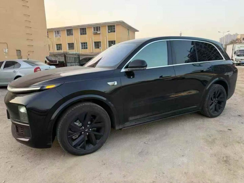 乌海23年理想L82