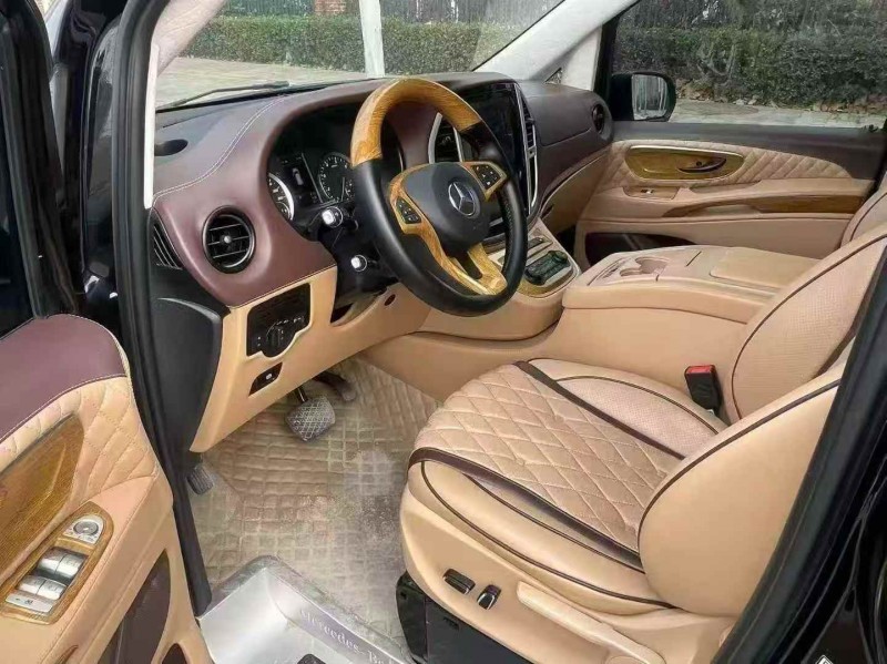 淮南20年奔驰威霆4