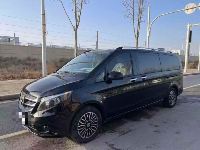 无锡17年奔驰威霆2