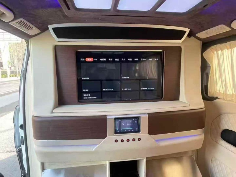 无锡17年奔驰威霆4