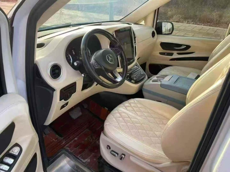 无锡17年奔驰威霆5