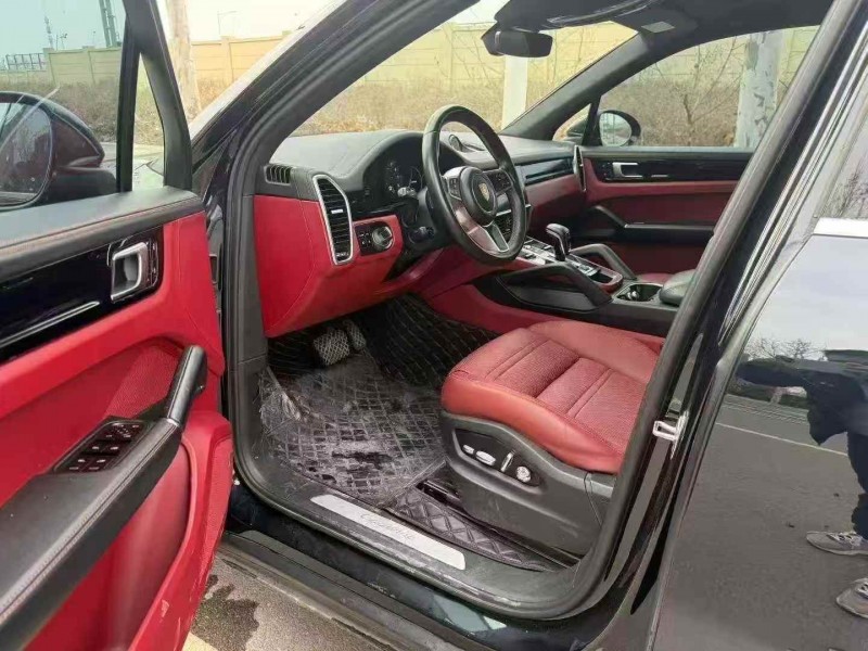 安阳20年保时捷卡宴4