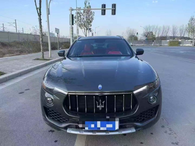 平顶山18年玛莎拉蒂Levante1