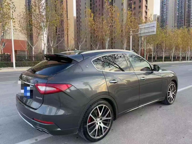 平顶山18年玛莎拉蒂Levante7